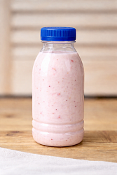 Йогурт с земляникой 0,3 л